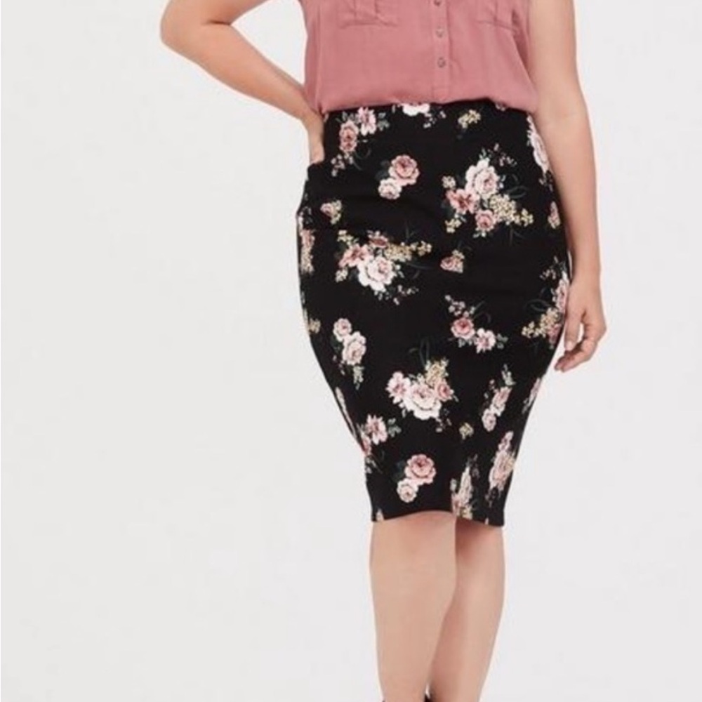 Torrid Black Floral Pencil Skirt
